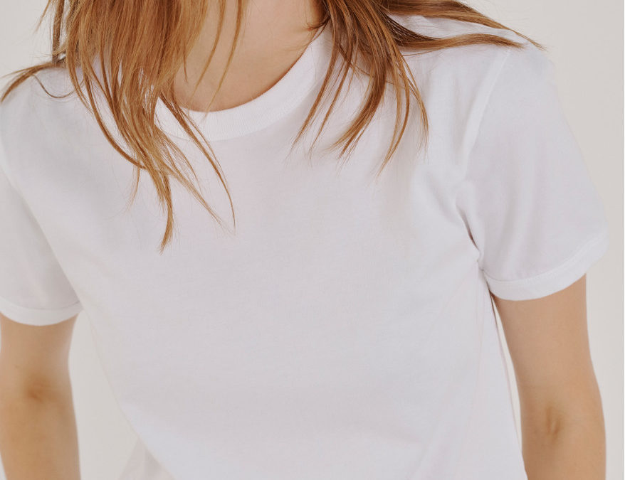 Ambika T-shirts en mailles tricot\u00e9es gris clair-blanc cass\u00e9 mouchet\u00e9 Mode Hauts T-shirts en mailles tricotées 